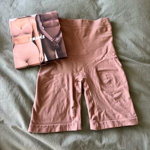 SKIMS- Core Control Shapewear L/XL
